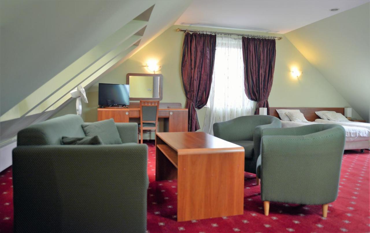 Gosciniec Czarci Mlyn Bed & Breakfast Bedzin Exterior photo